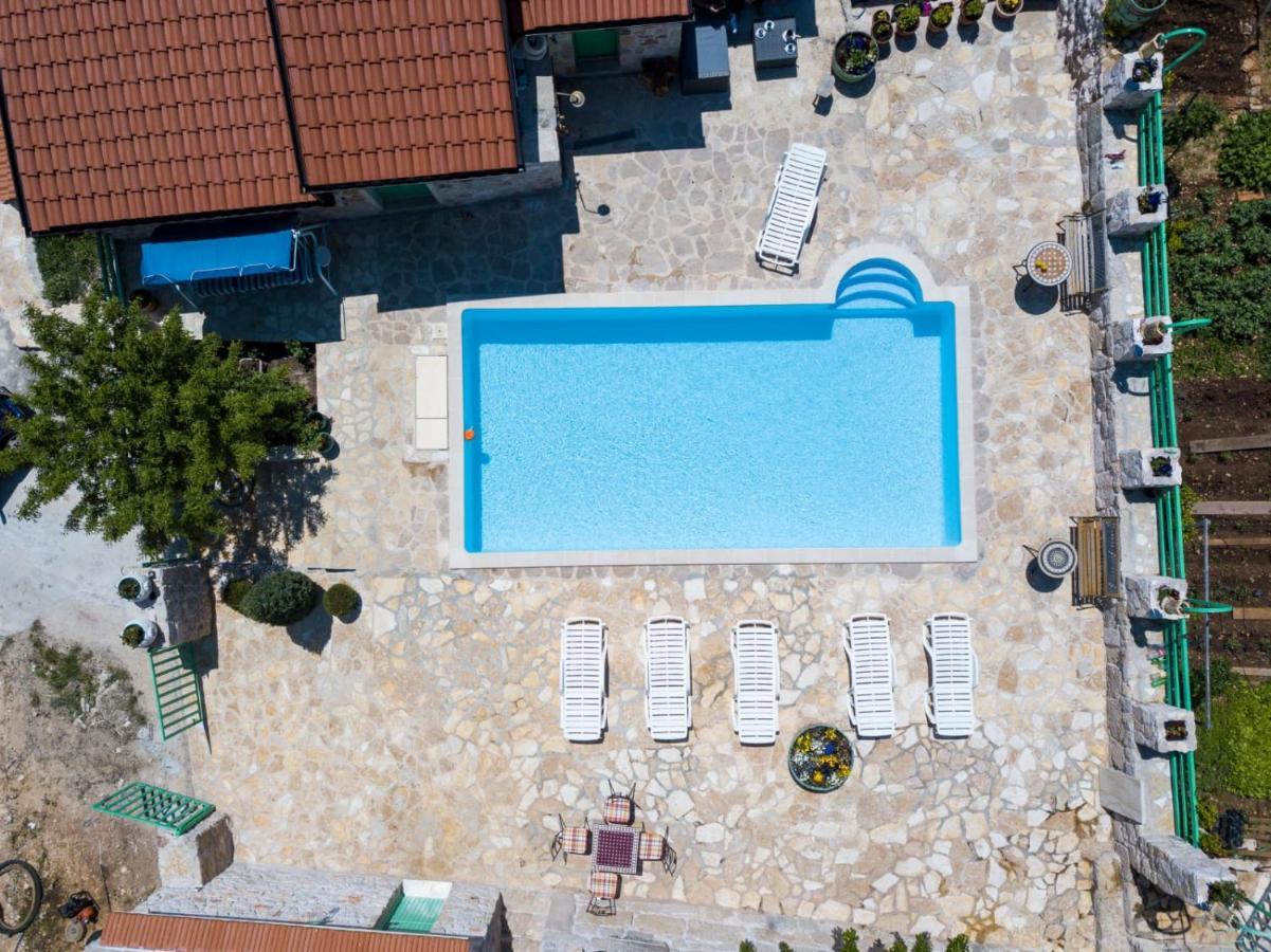 Villa Pristinus Krstatice Екстериор снимка