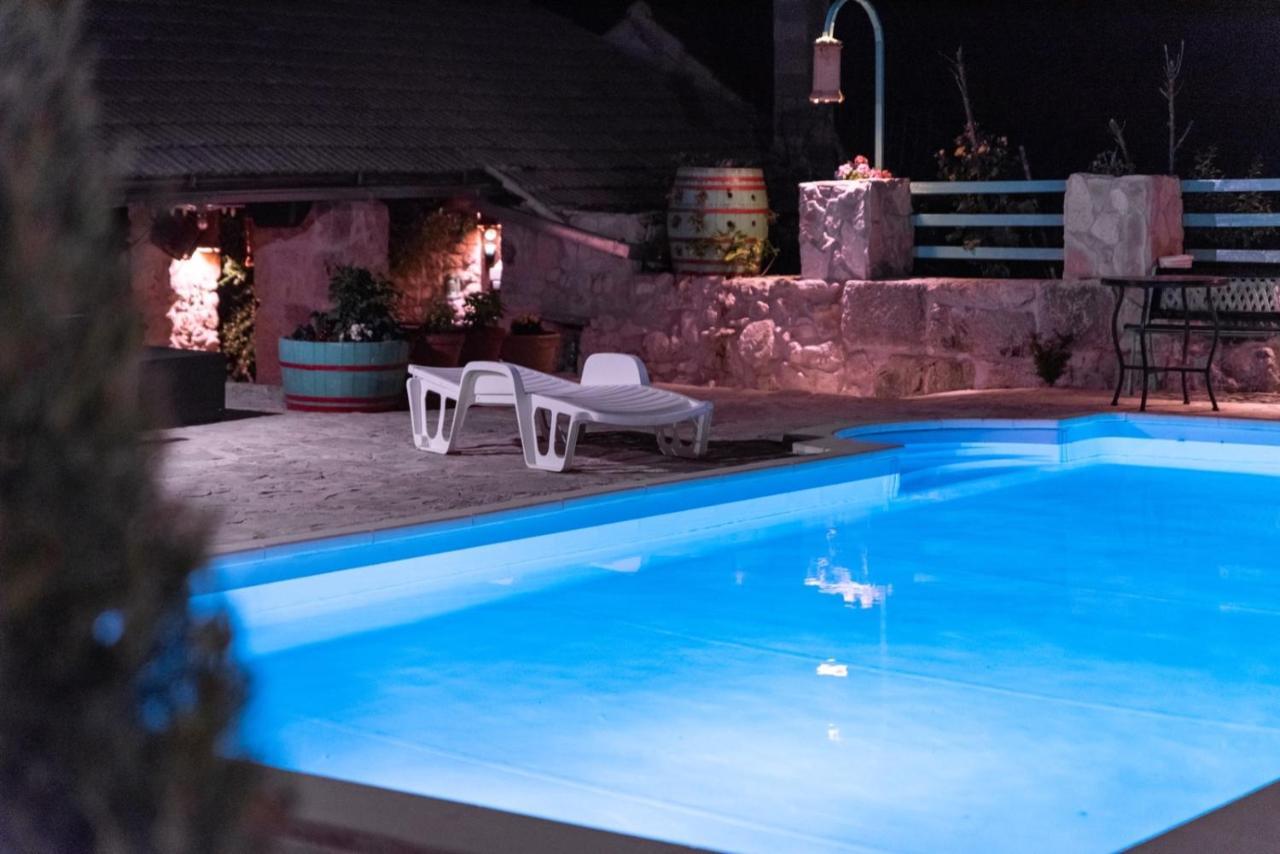Villa Pristinus Krstatice Екстериор снимка
